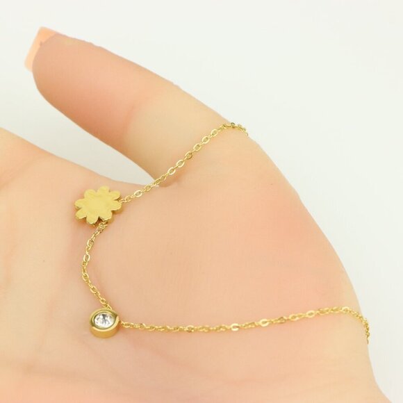 Elegant Yellow Gold Flower Charm Necklace, XPNL0360 - Picture 3 of 12